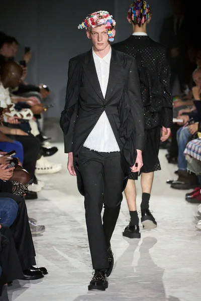 Look 30